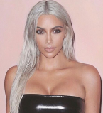 Ким Кардашьян впервые прокомментировала рождение третьего ребенка суррогатной матерью