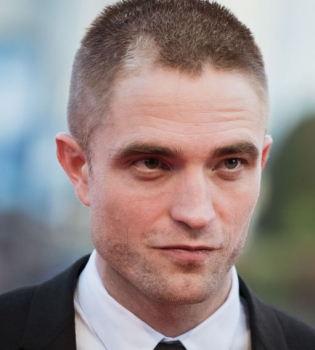 Как вампир: Роберт Паттинсон шокировал болезненной худобой