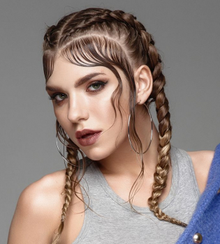 Ассоль переезжает из Украины в Великобританию