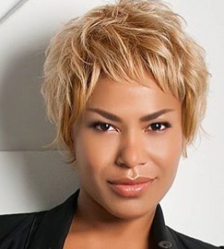 В стиле fashion: Гайтана обрезала волосы и перекрасилась в блондинку