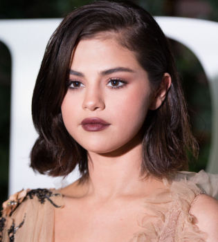 Селене Гомес пересадили почку ее подруги: трогательные фото с больницы