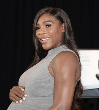 Серена Уильямс назвала имя новорожденной дочери и показала ее первое фото