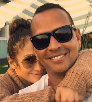 Дженнифер Лопес об отношениях с Алексом Родригесом: "Это настоящая, чистая любовь"