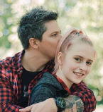 Вся в папу: Александр Педан позирует с дочерью Лерой