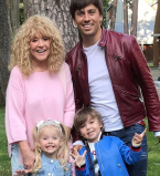 Алла Пугачева и Максим Галкин пышно ответили четырехлетие своих детей: первые фото с праздника