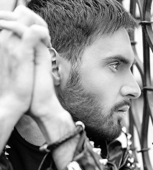 Расставание в сети: Виталий Козловский и Рамина Эсхакзай выясняют отношения в интернете