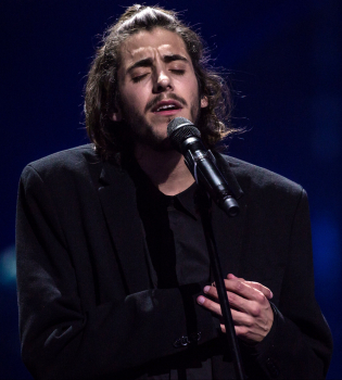 Победитель Евровидения-2017 срочно госпитализирован и нуждается в пересадке сердца