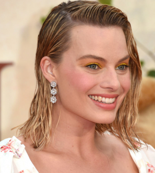 Марго Робби неудачное платье