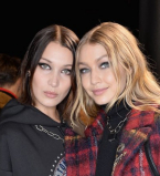 Семейный бизнес: Джиджи Хадид, Белла Хадид и Анвар Хадид приняли участие в модном показе