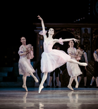 Екатерина Кухар и Александр Стоянов выступят с благотворительным спектаклем