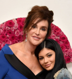 Кейтлин Дженнер подтвердила беременность дочери Кайли