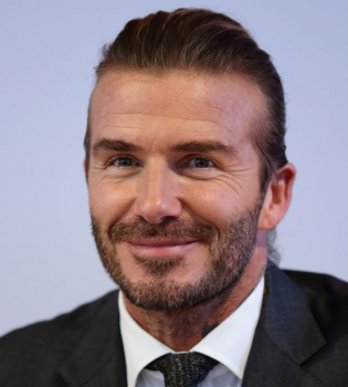 25 лет назад: Дэвид Бекхэм опубликовал трогательный пост о начале карьеры