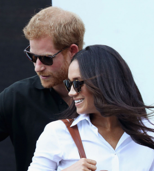 Какая красивая пара: весь мир обсуждает первый выход в свет принца Гарри и Меган Маркл