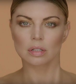 Любовь - это боль: Ферги представила новый клип после новости о разводе с Джошем Дюамелем