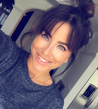 Ани Лорак в свой день рождения спела о расставании с бывшим