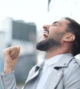 Как жить без любимого человека: личные откровения в новом клипе Виталия Козловского