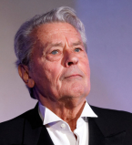 Ален Делон госпитализирован