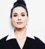 Стильная осень: Маша Ефросинина гуляет с сыном по Киеву в модных нарядах