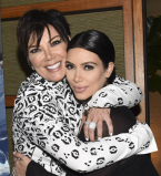 Какая милая: Ким Кардашьян поделилась забавным детским фото с мамой