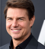 Какая попа! Тома Круза обвинили в накладных ягодицах