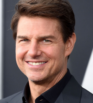 Какая попа! Тома Круза обвинили в накладных ягодицах