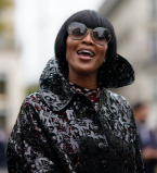 Наоми Кэмпбелл обескуражила необычным нарядом на Неделе моды в Париже