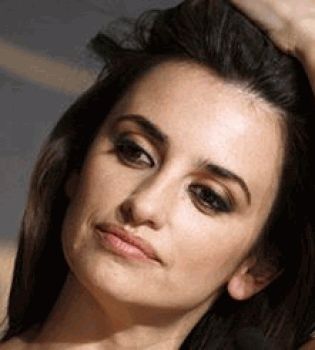 Пенелопа Крус задумчивая