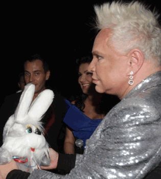 Борис Моисеев в сережках