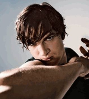 Эштон Катчер брутальный