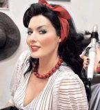 Диана Дорожкина в бусах