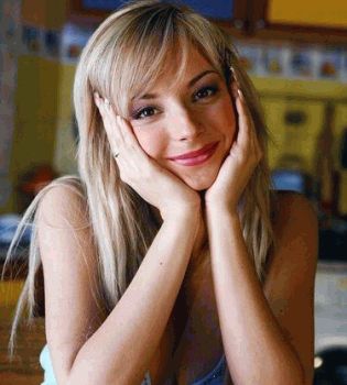 Дарья Сагалова улыбается