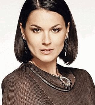 Маша Ефросинина серьезна