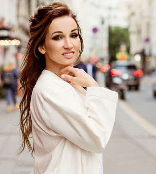 Семейная идиллия: Анфиса Чехова впервые за долгое время опубликовала семейное фото с мужем и сыном