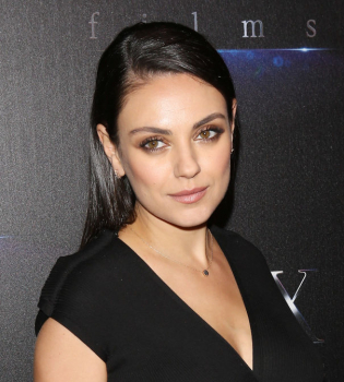 Мила Кунис о воспитании детей: "Мы не хотим вырастить тупиц, их и так много"