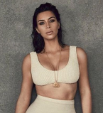 Королева коротких топов: самый сексуальный и любимый элемент одежды Ким Кардашьян