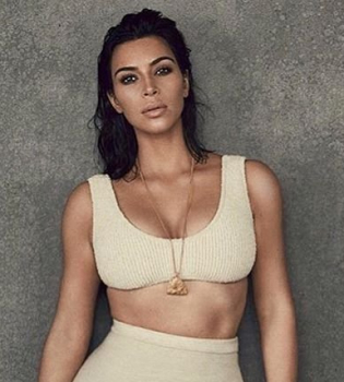 Королева коротких топов: самый сексуальный и любимый элемент одежды Ким Кардашьян