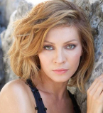 38-летняя Елена Подкаминская показала шикарную фигуру после вторых родов