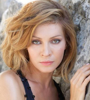 38-летняя Елена Подкаминская показала шикарную фигуру после вторых родов