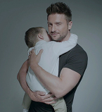 Умилительное видео: Сергей Лазарев учит сына алфавиту