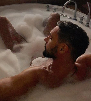 Ищу невесту: Виталий Козловский шокировал голым фото