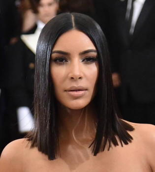 Обнаженная в бриллиантах: Ким Кардашьян снялась в роскошной фотосессии для Vogue