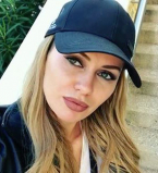 Слегка поправилась: поклонники обсуждают поправившуюся Викторию Боню