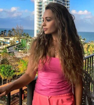 Купальники и мини-шорты: Яна Соломко улетела с семьей в Майами