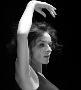 Как настоящая балерина: Надежда Мейхер восхитила снимком на пуантах