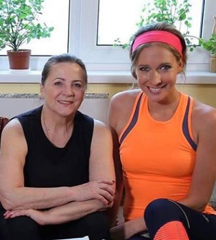 Такой вы ее еще не видели: 70-летняя Нина Матвиенко в спортивном костюме