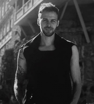 Макс Барских обескуражил сексуальным фото в стиле ню