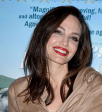 Такой ее давно не видели: Анджелина Джоли восхитила звонким смехом и улыбкой на премьере фильма