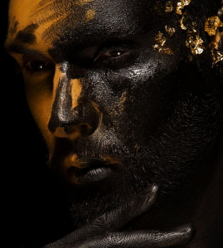 Виталий Козловский в новой фотосессии