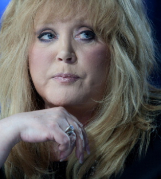 Алла Пугачева подколола Полину Гагарину с ее строгой диетой