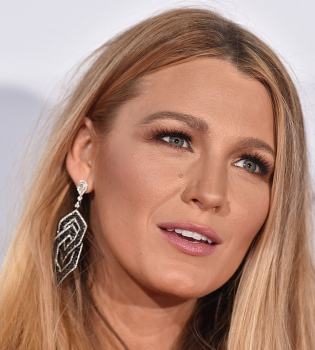 Блейк Лайвли стильные образы